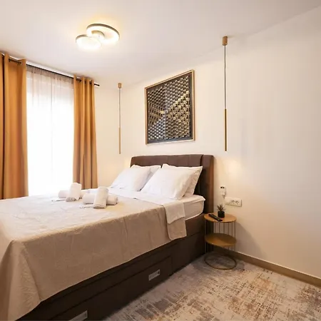 Belvedere Luxury Two Bedroom With Parking شقة *