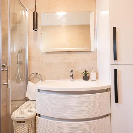 شقة Belvedere Luxury Two Bedroom With Parking زادار
