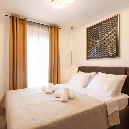 Belvedere Luxury Two Bedroom With Parking * زادار